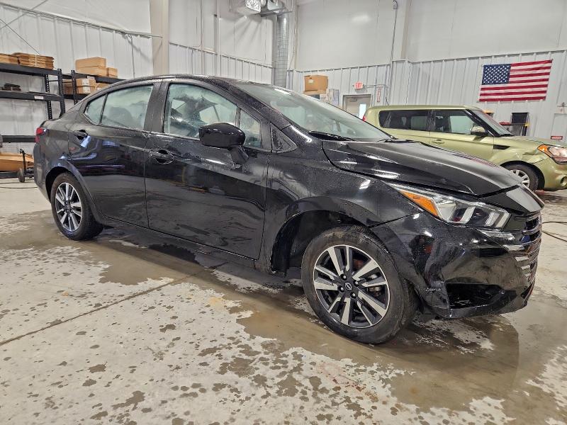 Фото 4 - NISSAN VERSA