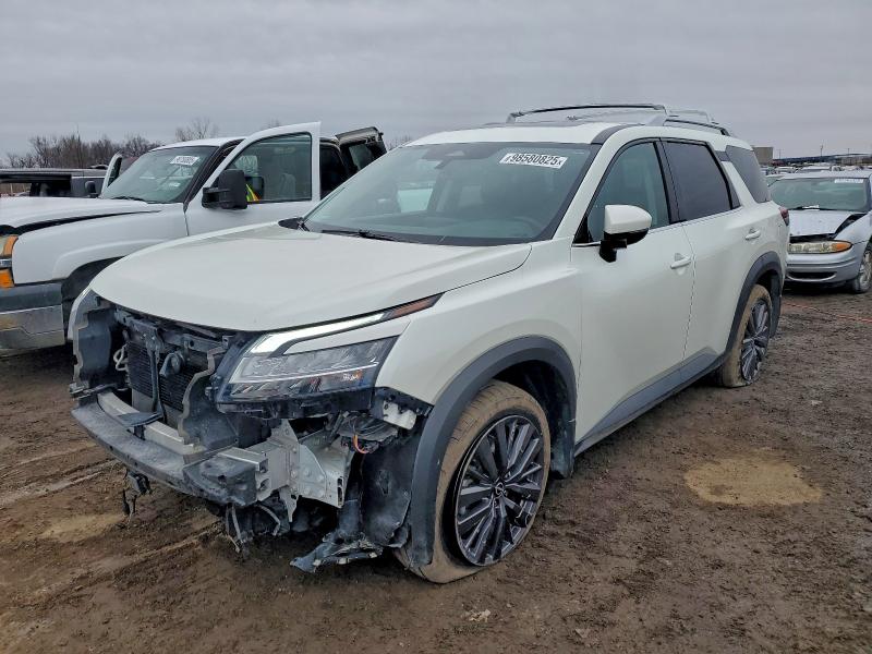 Фото 1 - NISSAN PATHFINDER