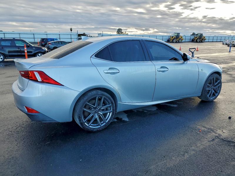 Фото 3 - LEXUS IS