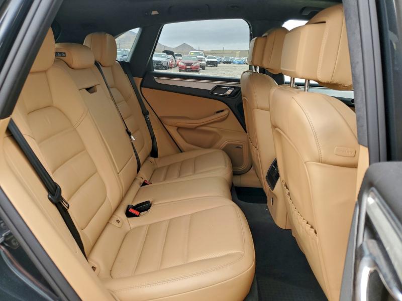 Фото 10 - PORSCHE MACAN