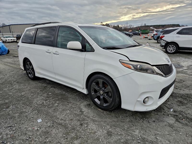 Фото 4 - TOYOTA SIENNA