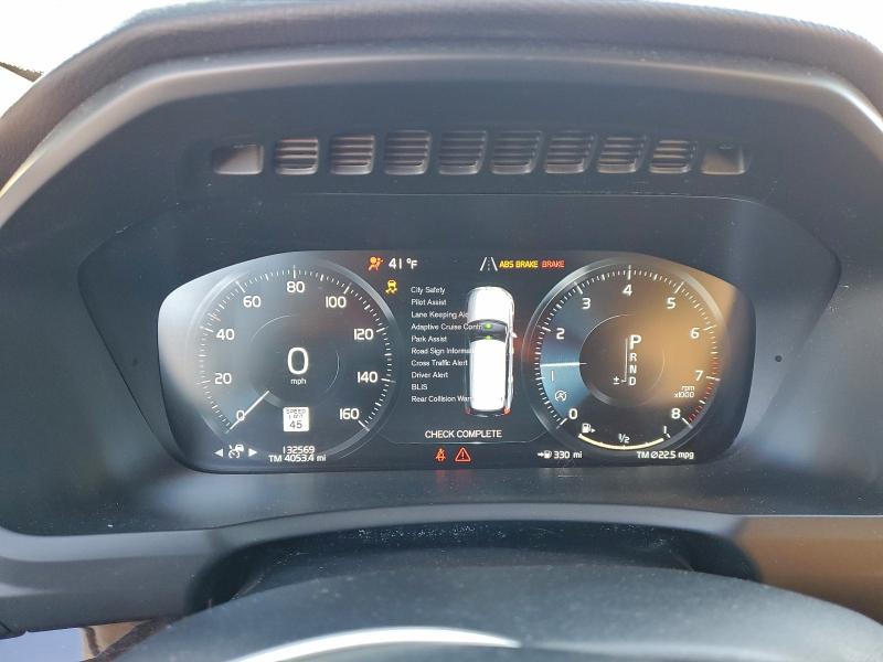 Фото 9 - VOLVO XC90