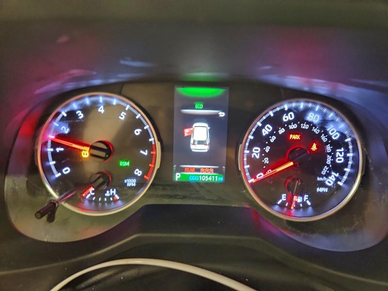 Фото 9 - TOYOTA RAV4