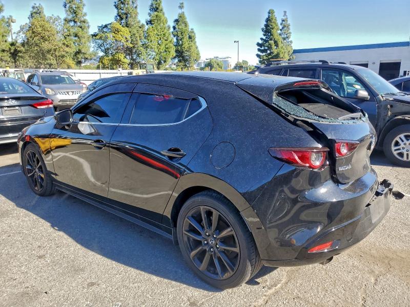 Фото 2 - MAZDA 3