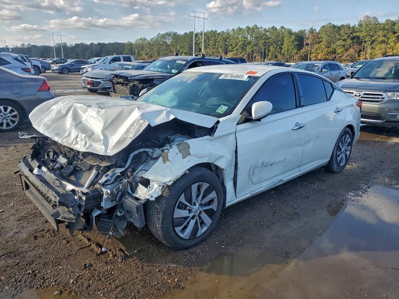 Фото 1 - NISSAN ALTIMA