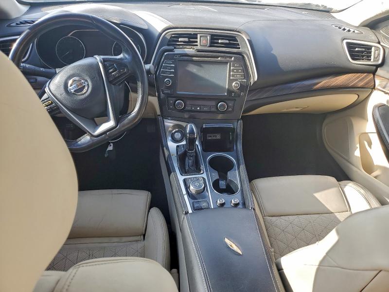 Фото 8 - NISSAN MAXIMA