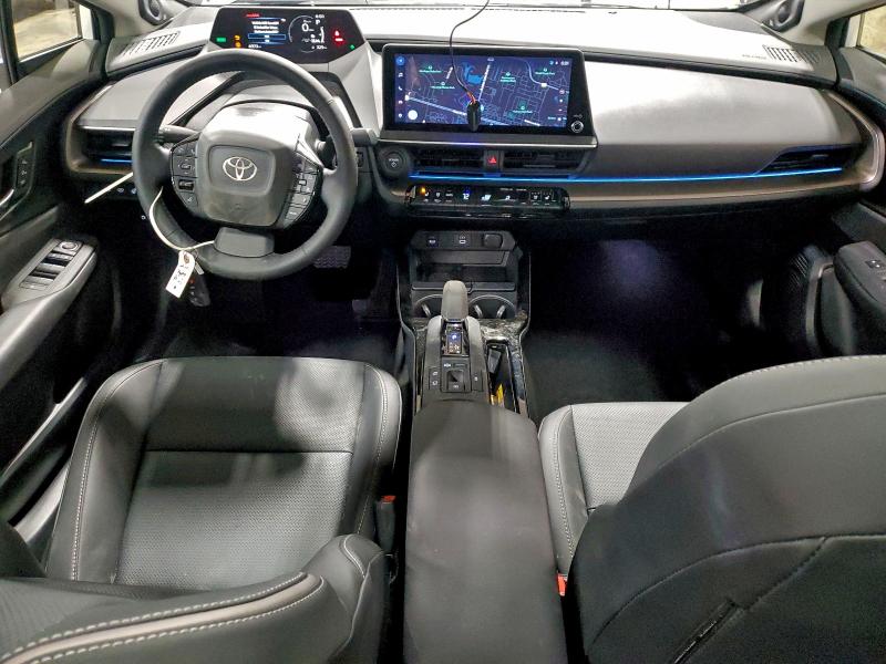 Фото 8 - TOYOTA PRIUS