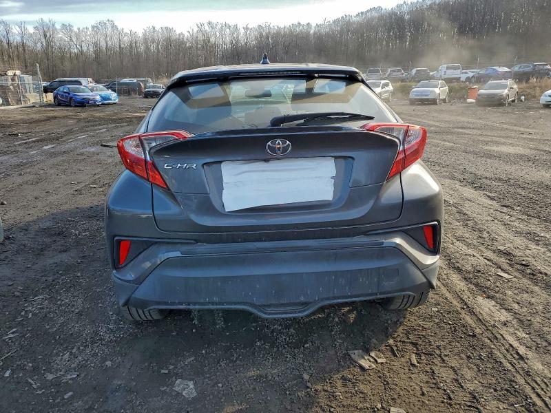 Фото 6 - TOYOTA C-HR