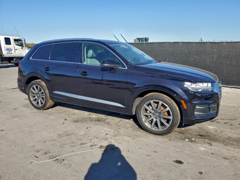 Фото 4 - AUDI Q7