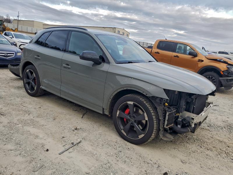 Фото 4 - AUDI SQ5