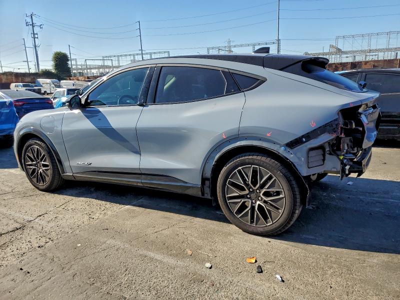 Фото 2 - FORD MUSTANG