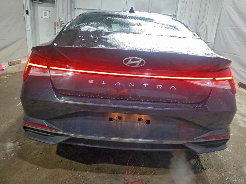 Фото 6 - HYUNDAI ELANTRA