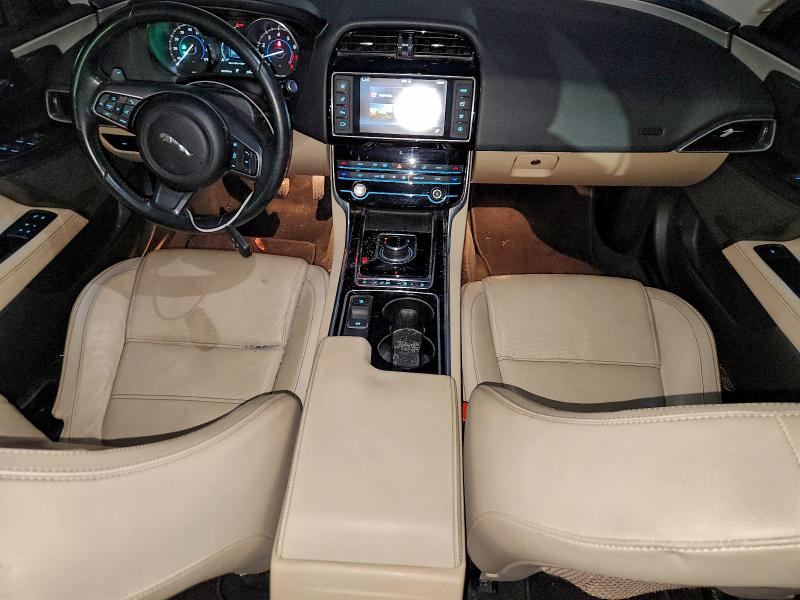 Фото 8 - JAGUAR XE