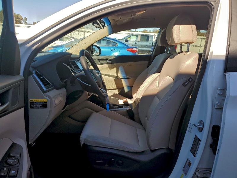 Фото 7 - HYUNDAI TUCSON