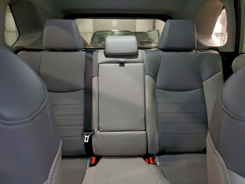 Фото 10 - TOYOTA RAV4