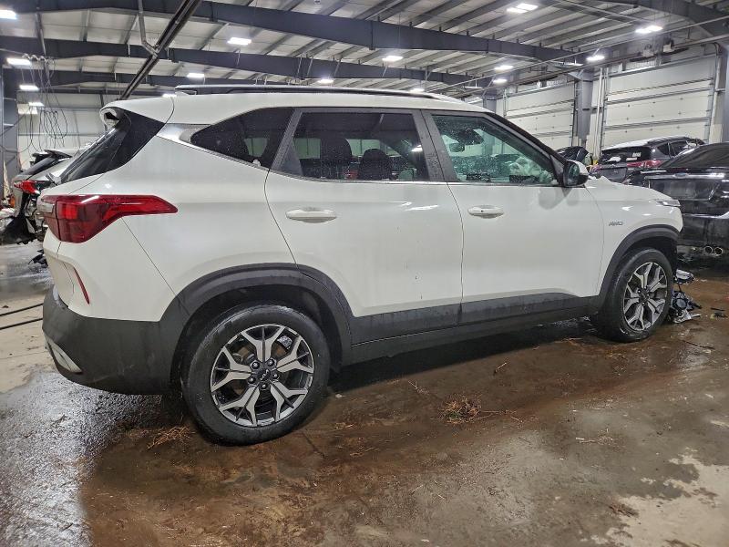 Фото 3 - KIA SELTOS