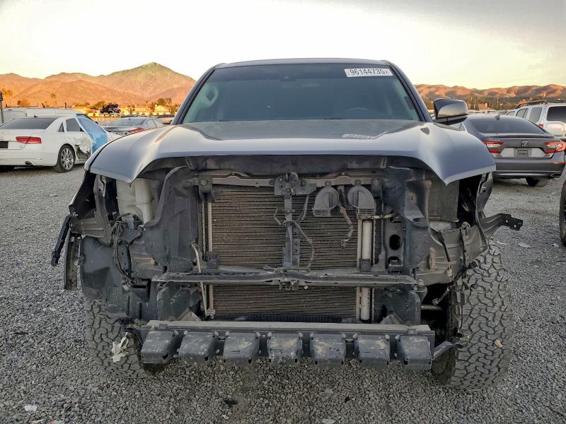 Фото 5 - TOYOTA TACOMA