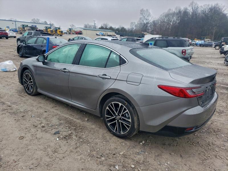 Фото 2 - TOYOTA CAMRY