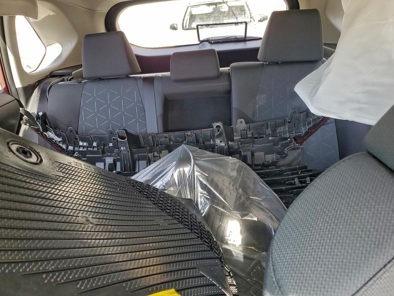 Фото 10 - TOYOTA RAV4