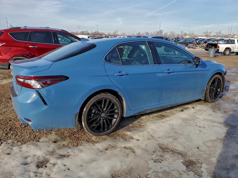 Фото 3 - TOYOTA CAMRY