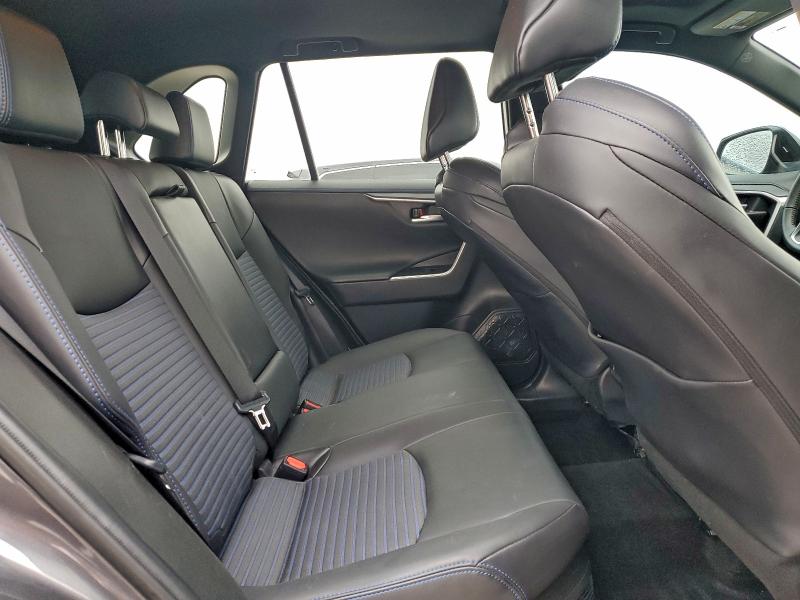 Фото 11 - TOYOTA RAV4