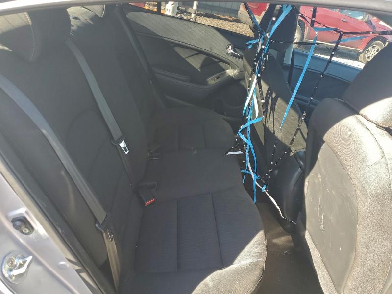 Фото 10 - KIA FORTE