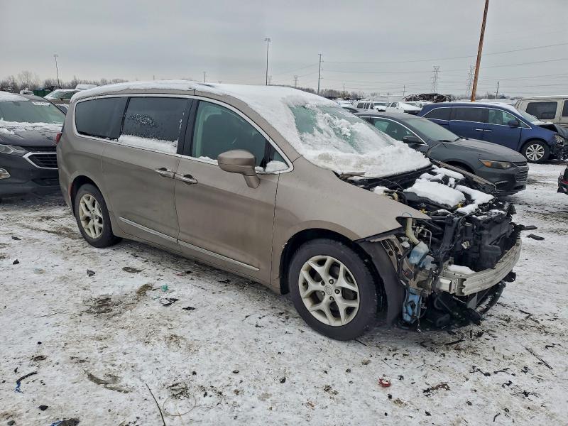 Фото 4 - CHRYSLER PACIFICA