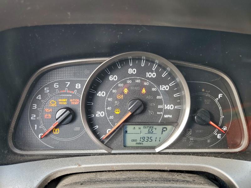 Фото 9 - TOYOTA RAV4