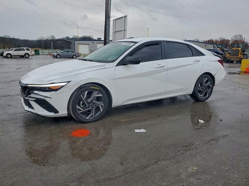 Фото 1 - HYUNDAI ELANTRA