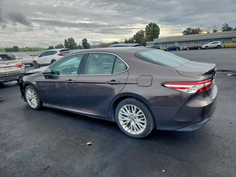 Фото 2 - TOYOTA CAMRY