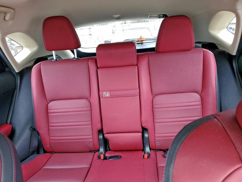 Фото 10 - LEXUS NX