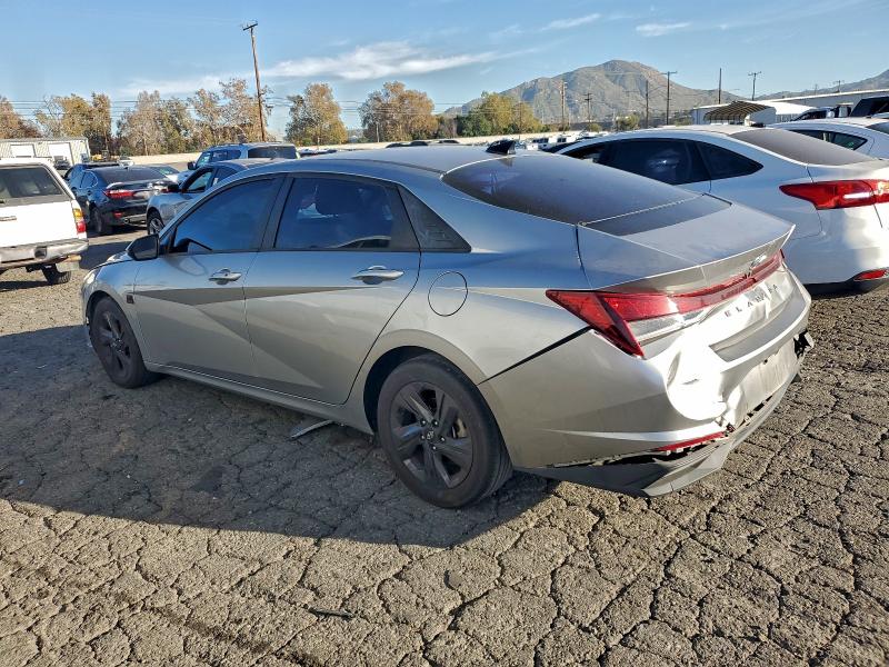 Фото 2 - HYUNDAI ELANTRA