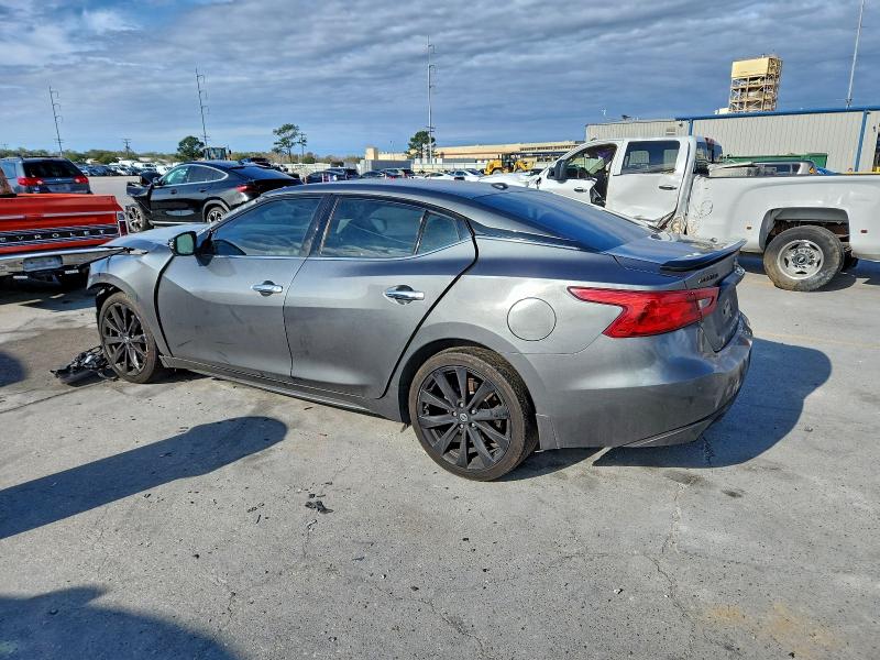Фото 2 - NISSAN MAXIMA