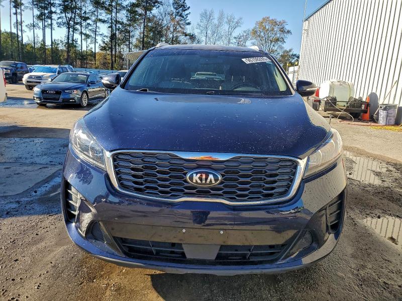 Фото 5 - KIA SORENTO