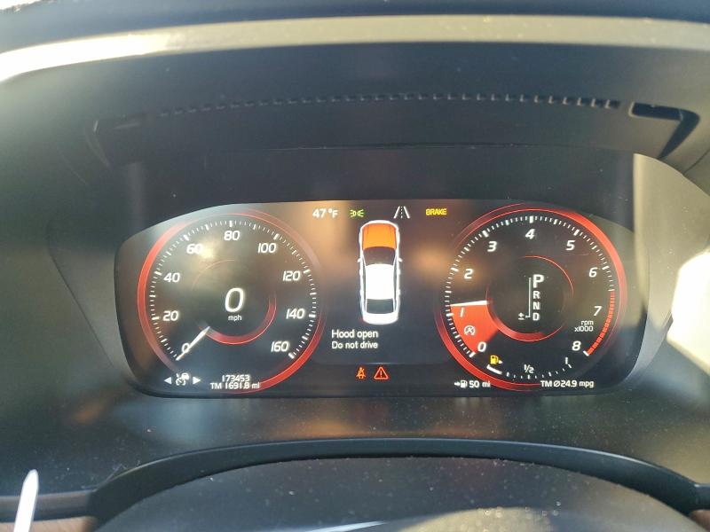 Фото 9 - VOLVO S90