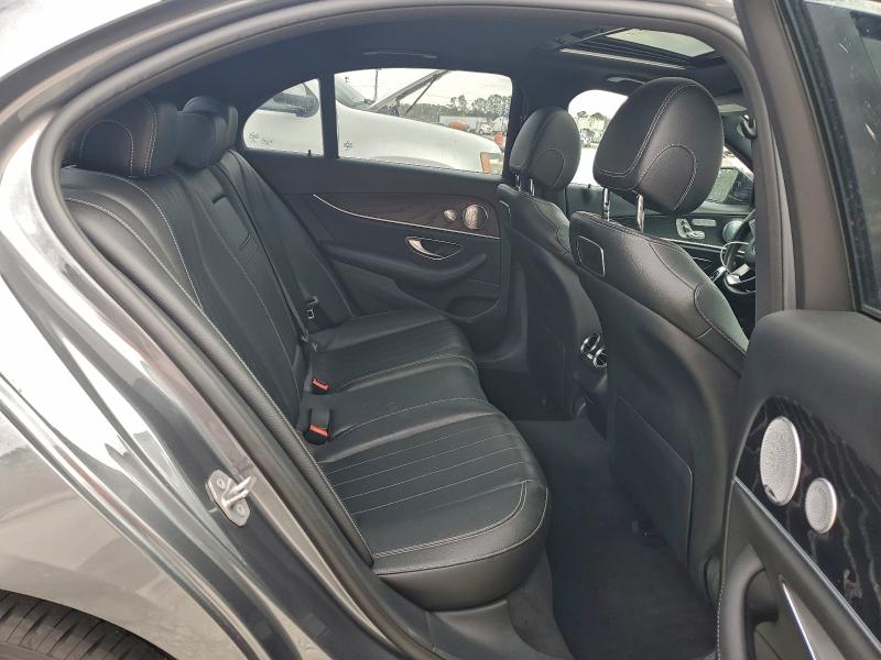 Фото 10 - MERCEDES-BENZ E-CLASS