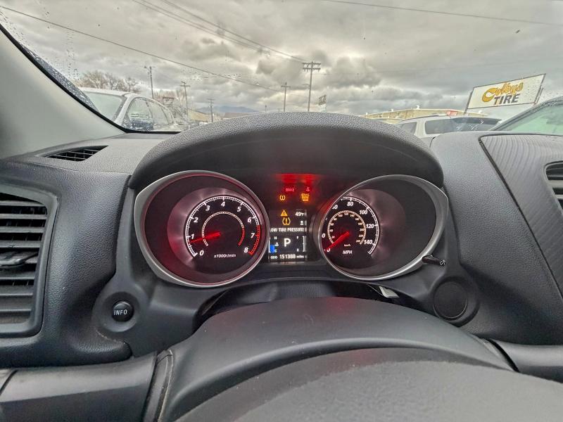 Фото 8 - MITSUBISHI OUTLANDER