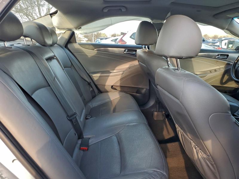 Фото 10 - HYUNDAI SONATA