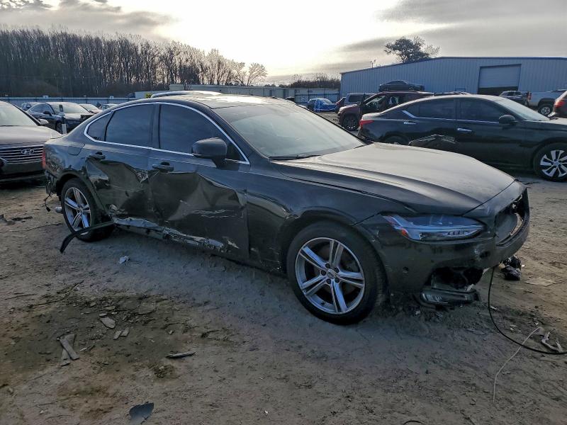 Фото 4 - VOLVO S90