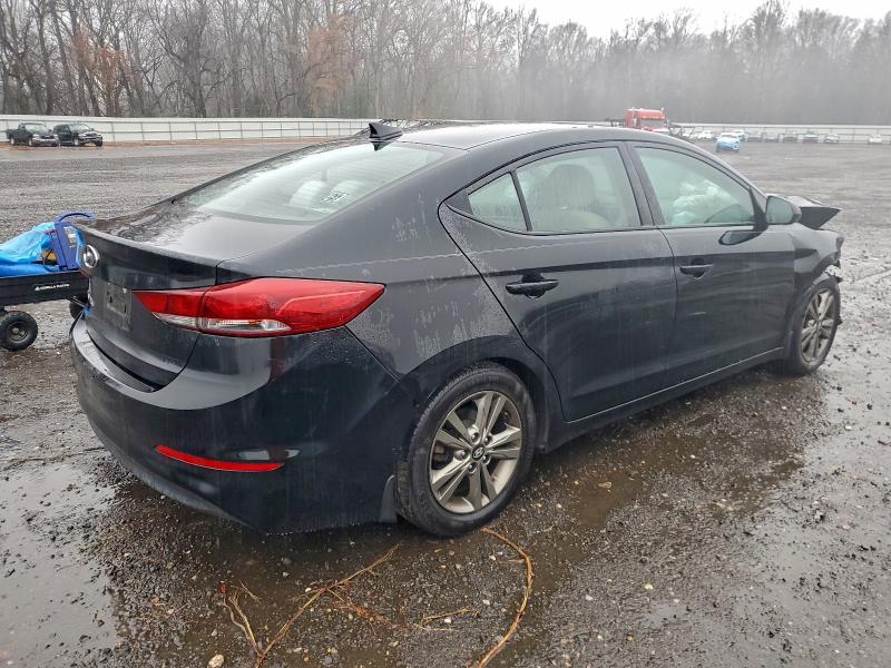 Фото 3 - HYUNDAI ELANTRA