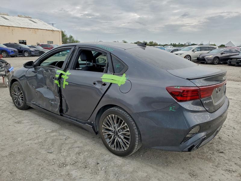 Фото 2 - KIA FORTE