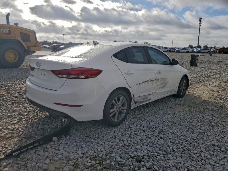 Фото 3 - HYUNDAI ELANTRA