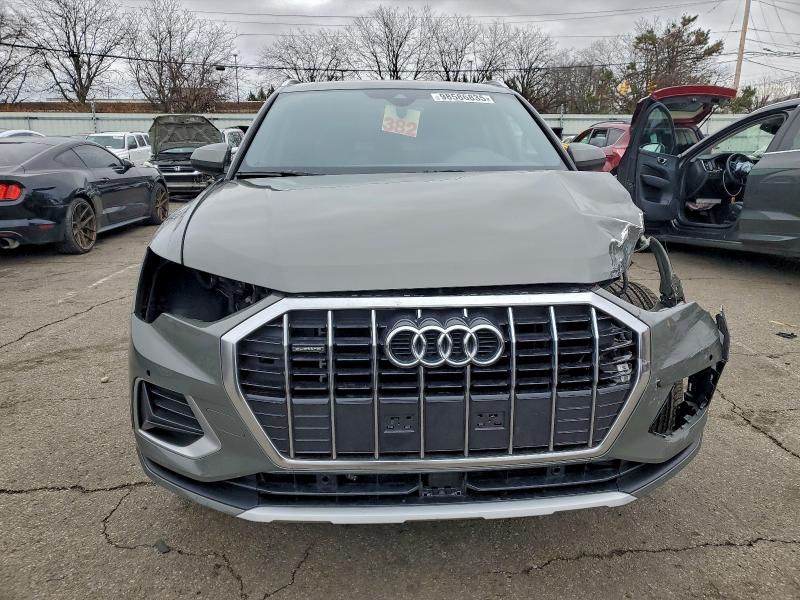 Фото 5 - AUDI Q3