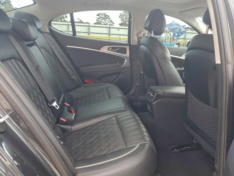 Фото 10 - GENESIS G70