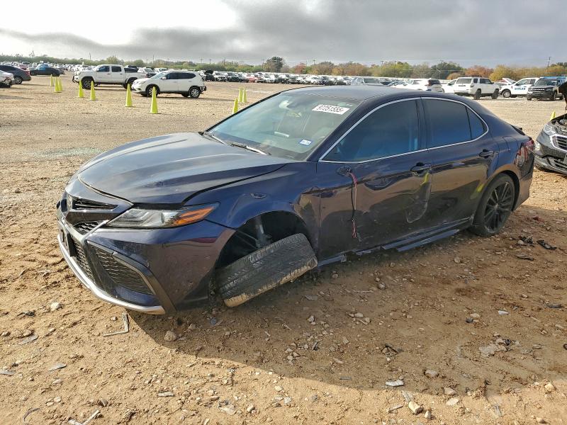 Фото 1 - TOYOTA CAMRY