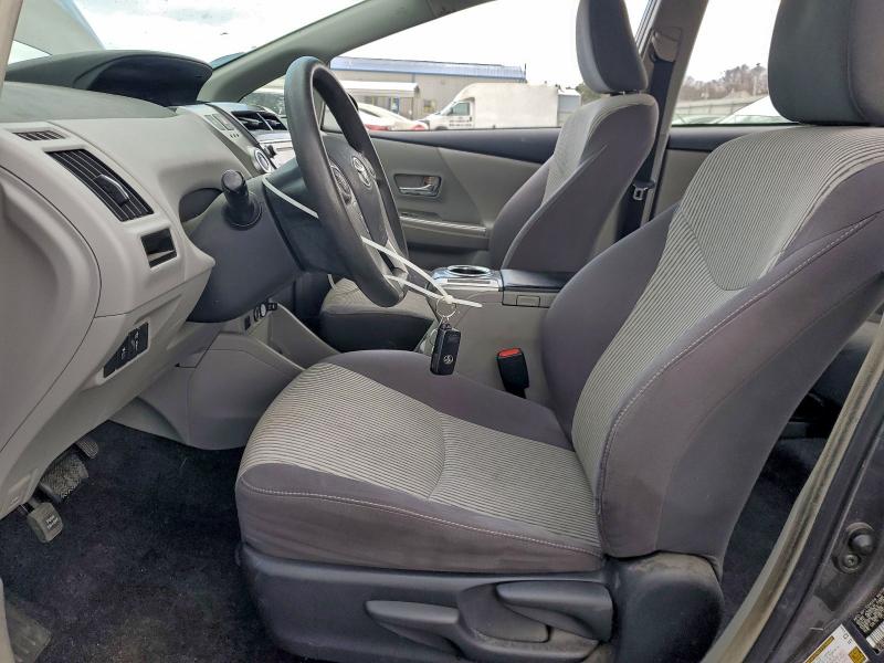 Фото 7 - TOYOTA PRIUS