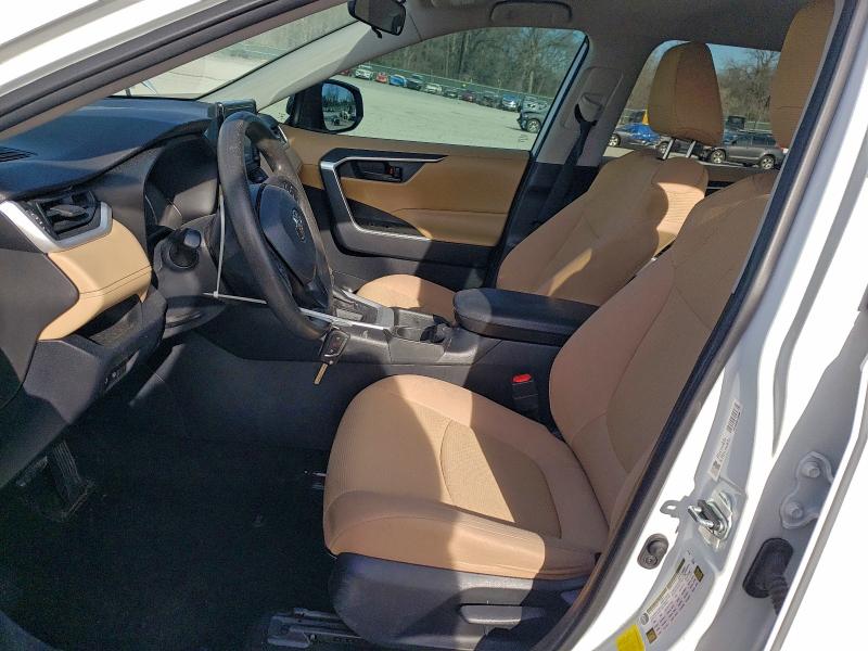 Фото 7 - TOYOTA RAV4