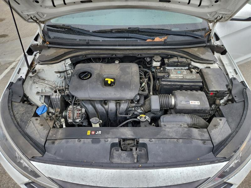 Фото 11 - HYUNDAI ELANTRA