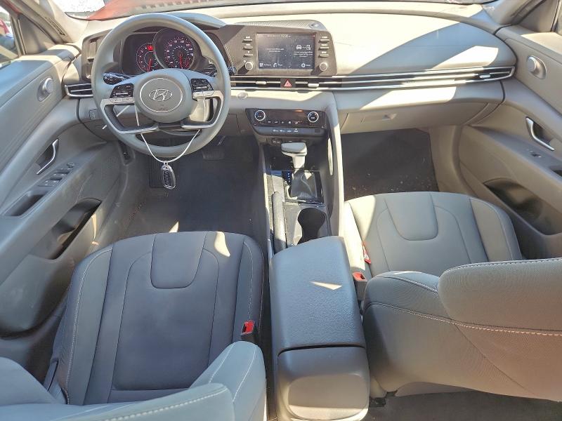 Фото 8 - HYUNDAI ELANTRA