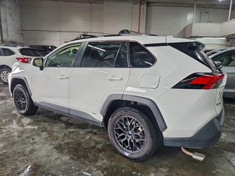 Фото 2 - TOYOTA RAV4